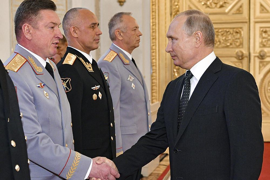 Руски медии: Уволниха генерал Александър Лапин