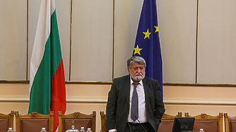ДЕНЯТ В НЯКОЛКО РЕДА: български турчин - за пръв път председател на НС
