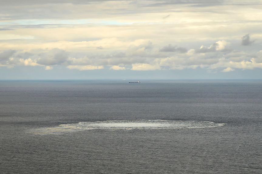 Два тайнствени кораба засечени край „Северен поток“ преди взривовете