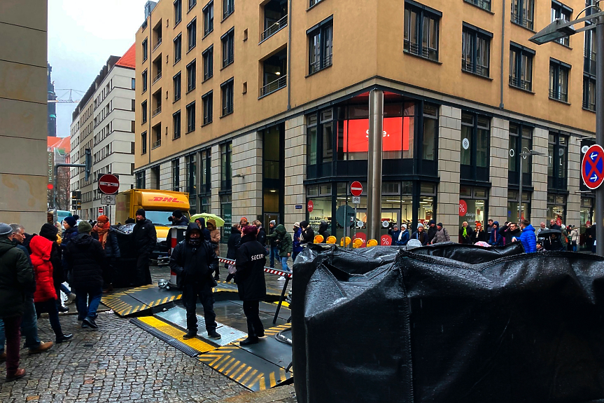 Германец взе заложници в търговски център в Дрезден