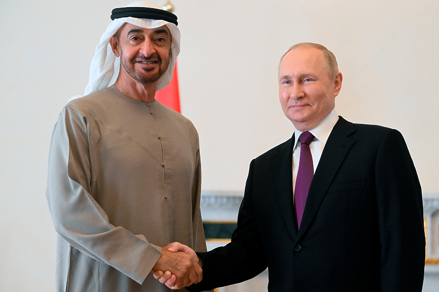 Ройтерс: Русия и Украйна преговарят тайно в ОАЕ
