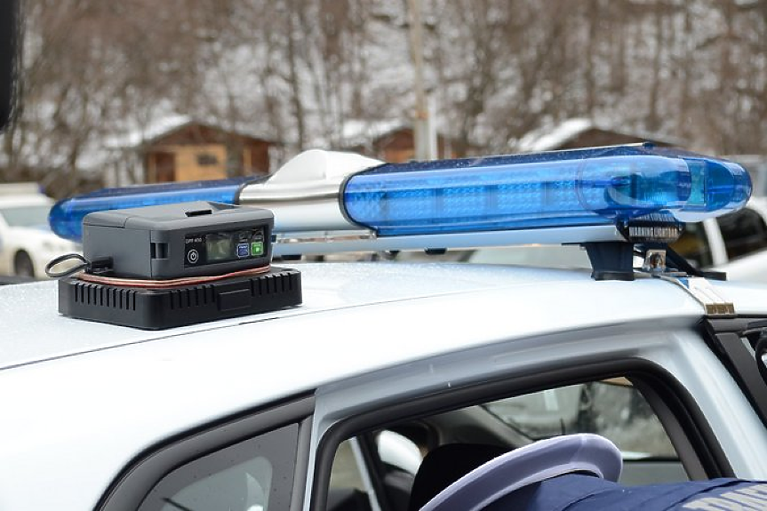 15-годишен водач си устройва автородео с полицията. Вози пияни роднини