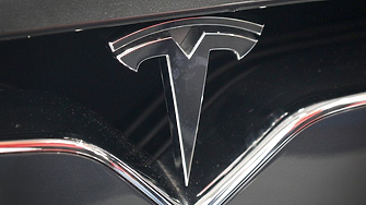 Tesla гони най-лошата си борсова година в историята