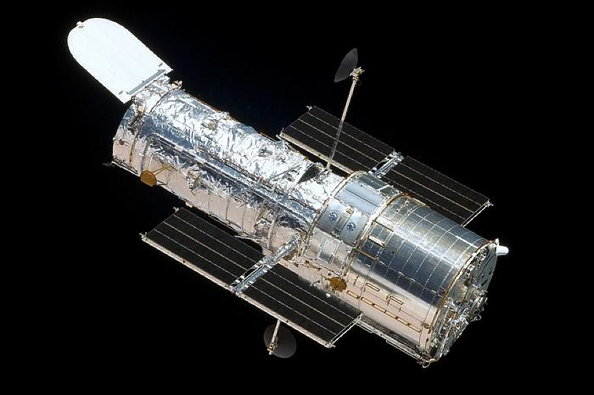 НАСА търси идеи за възстановяване орбитата на 