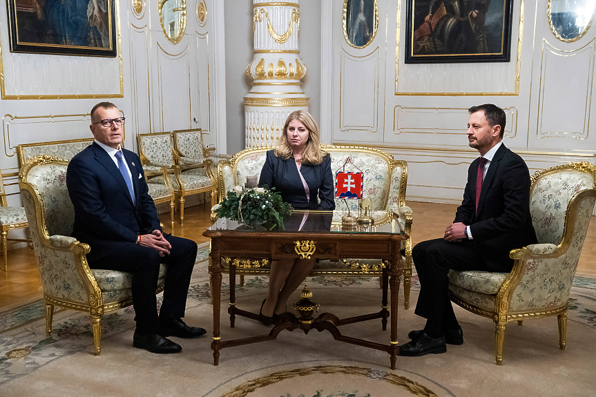 Правителството на Словакия падна във вот на недоверие