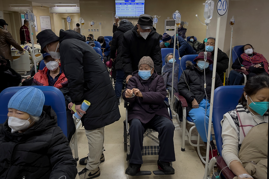 Пекин плаши с ответни мерки срещу ограничения на пътуванията от Китай