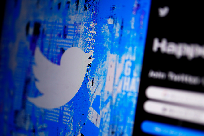 Twitter изтри акаунтите на известни журналисти, критикуващи... Twitter