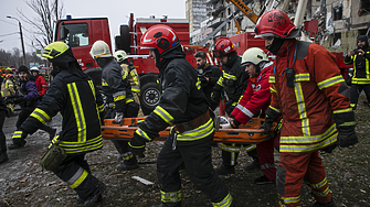 40 станаха жертвите на руския удар по жилищна сграда в Днипро