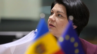 Прозападната премиерка Наталия Гаврилица подаде оставка с което пада и