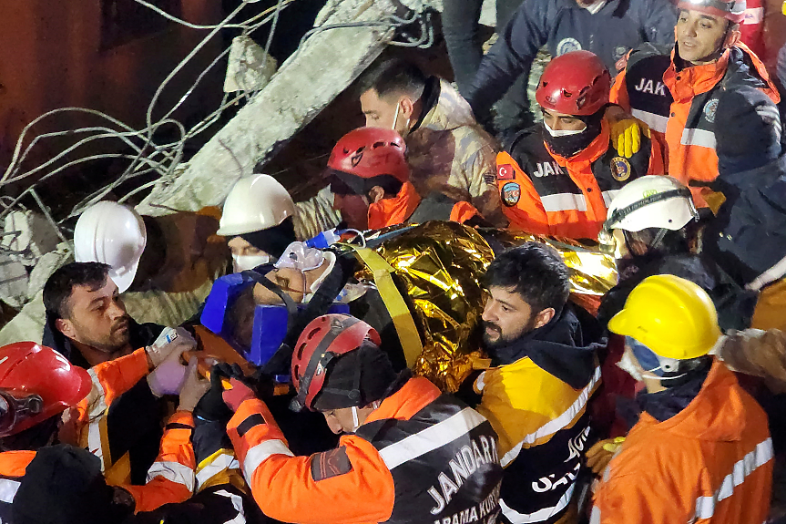 Жертвите на земетресението в Турция и Сирия надхвърлиха 35 000