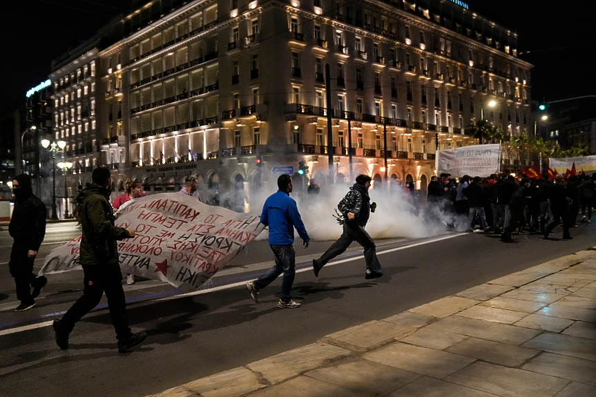 Бой на протести заради жп катастрофата в Гърция