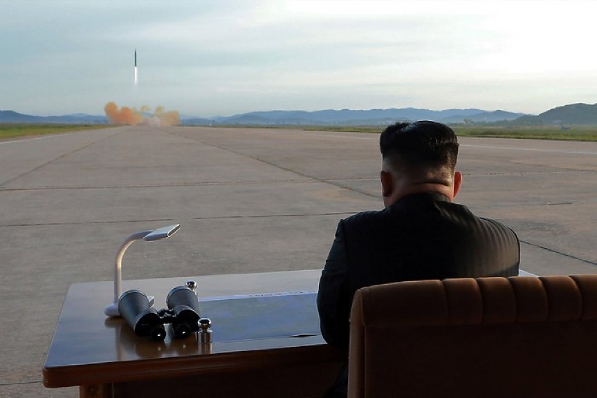Северна Корея изстреля две балистични ракети край източното си крайбрежие