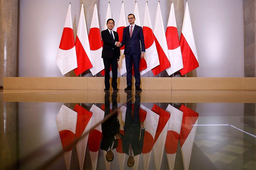 Япония обещава помощ за развитие на Полша, защото тя подкрепя Украйна