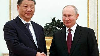 Как Путин размаха среден пръст зад гърба на Си