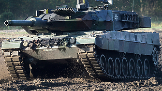 Столтенберг: Украйна вече е получила 230 западни танка
