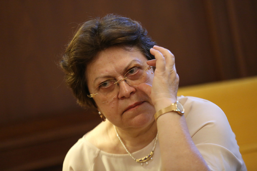 Татяна Дончева: Парламентът спешно да попълни ВСС. Прокуратурата е дадена на академията на МВР