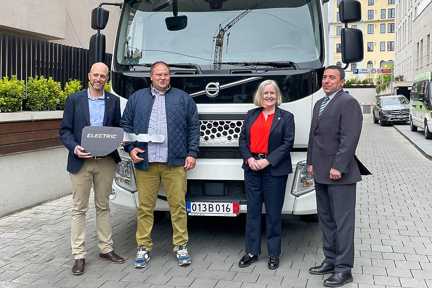 Първи електрически камион Volvo - поръчан от български предприемач