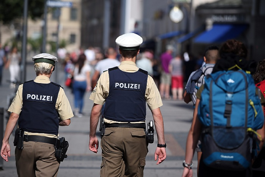 Сблъсъци между крайнолеви и полицията в почти цяла Германия