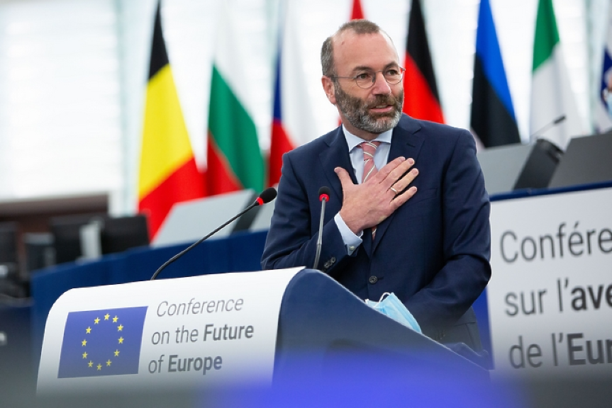 Парламентарният лидер на ЕНП призова ЕС да спре присъединителния процес на Турция