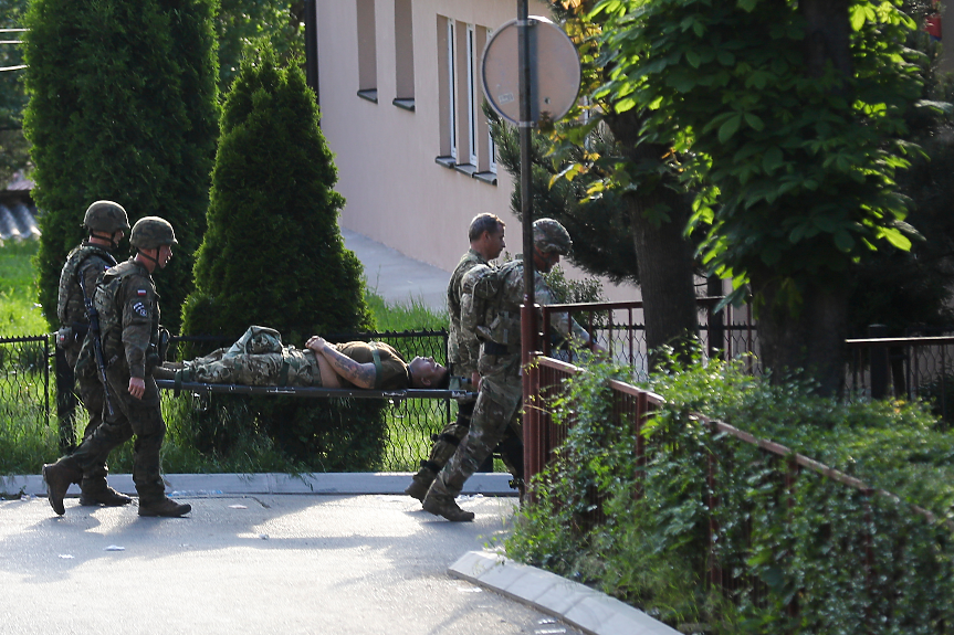 30 войници на KFOR ранени след сблъсъци в Северно Косово (ВИДЕО)