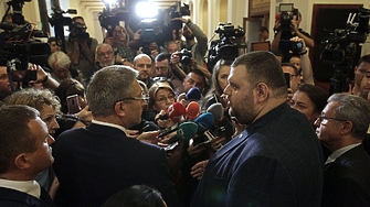 Нов знак от ДПС: Пеевски ще прави "проактивно" конституционна реформа