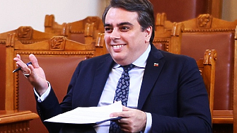 Василев представи бюджет с 3% дефицит, реже пари за чиновниците