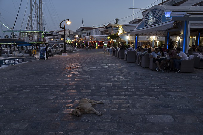След протести - гръцките ресторантьори отстъпиха от плажната ивица