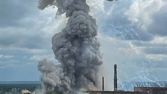 Мощен взрив в оптико-механичен завод в Московска област