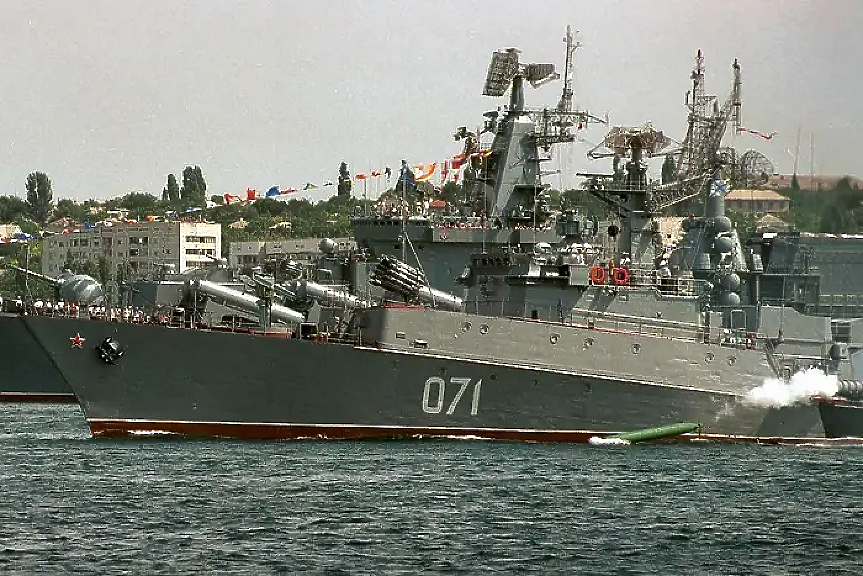 Русия държи 5 бойни кораба в Черно море, включително един с ракети 