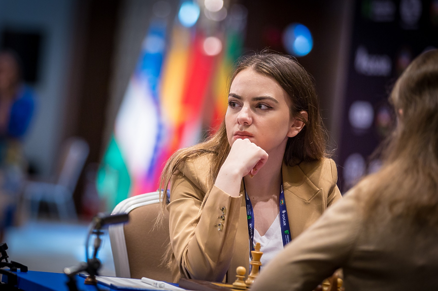 Нургюл Салимова - момичето с шахматната дъска и големите мечти