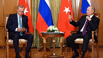 Русия, Украйна и Турция ще продължат да обсъждат зърнената сделка