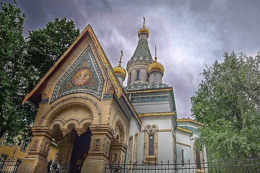 Москва затвори Руската църква в София