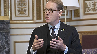Шведският външен министър си забравя паспорта, не стига до срещата с колегите си в Киев