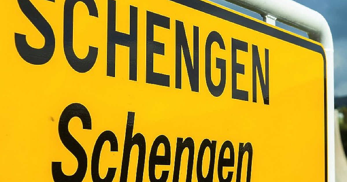 Възобновяването на контрола по вътрешните граници на Шенгенското пространство е