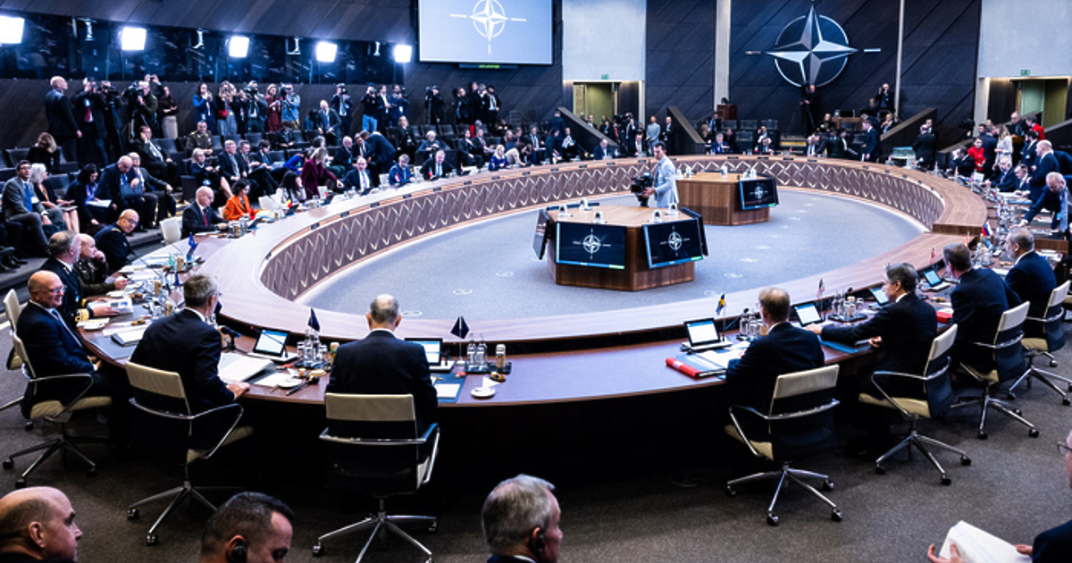 Съюзниците от НАТО одобриха днес първата в историята на пакта