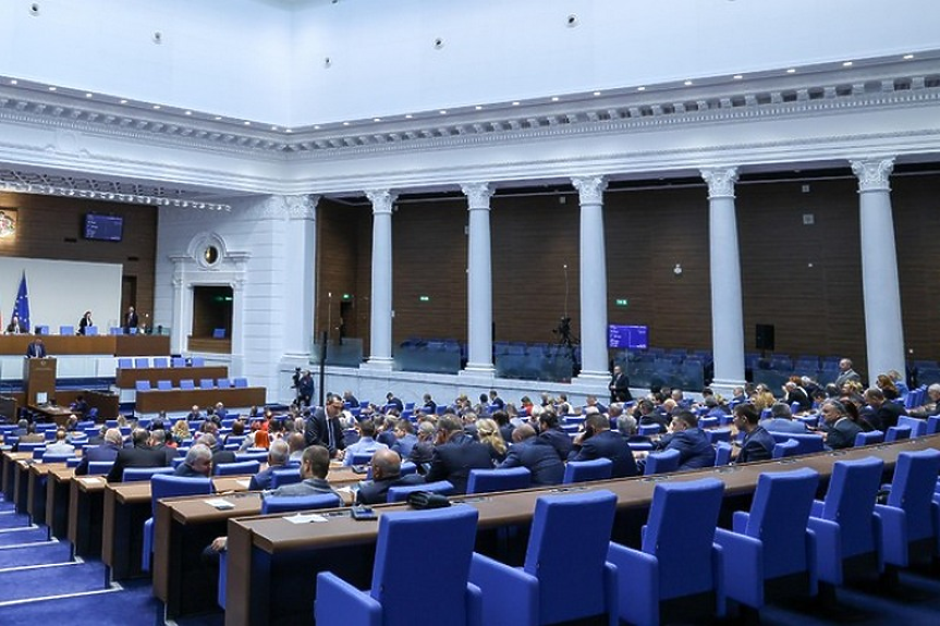 Парламентът отхвърли ветото на президента на закона за енергетиката