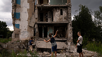 Русия връща шест деца на Украйна с посредничеството на Катар