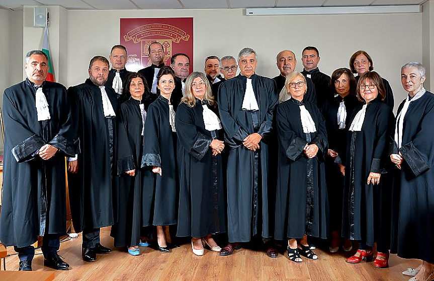 И Висшият адвокатски съвет се обяви против избора на съдии в КС, поиска НС да ревизира решението си