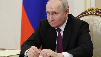 "Гардиън": Путин все още вярва, че може да превземе Украйна