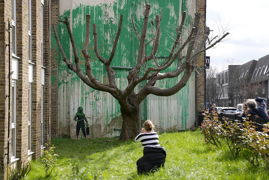 Вълнение покрай новия графит на Банкси в Лондон