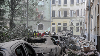 Руски удар уби най-малко един човек в Лвовска област