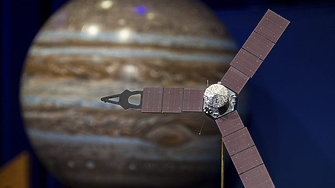 Космическият апарат на НАСА Джуно Юнона засне Амалтея неуловимата доскоро