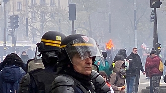 Френската полиция застреля въоръжен мъж който се опитал да подпали