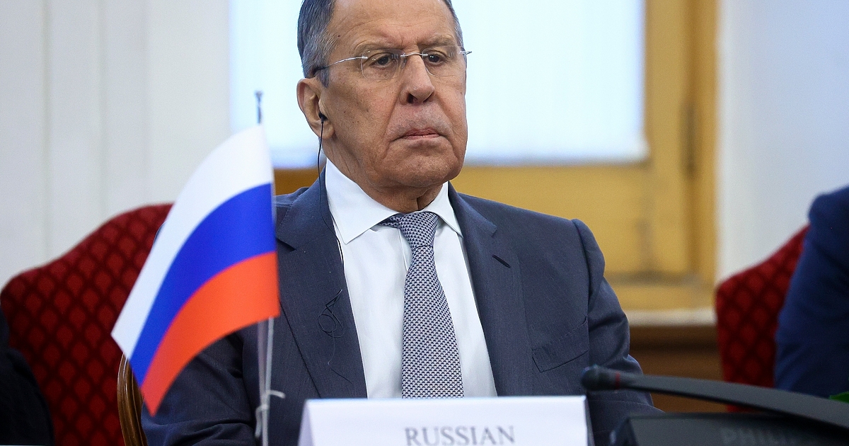 Сергей Лавров се трансформира от външен министър на Русия в