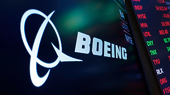 Поръчките на Боинг Boeing през април са се сринали като