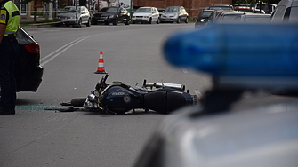 Мотоциклетист е ударил жена на пешеходна пътека на столичния булевард