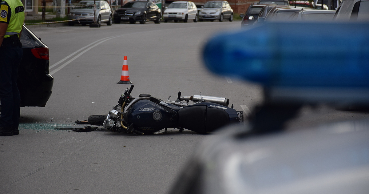 Мотоциклетист е ударил жена на пешеходна пътека на столичния булевард