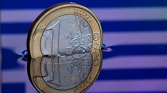 Вярно ли, че 6 млн. българи са против еврото? То няма толкова пълнолетни