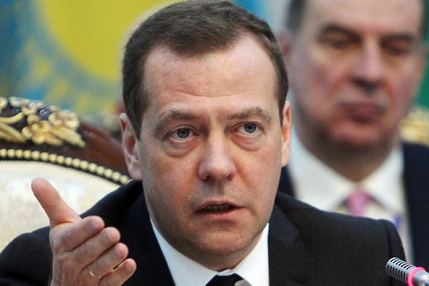 Медведев заплаши Полша с 