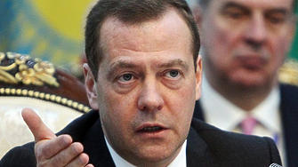 Медведев заплаши Полша с 